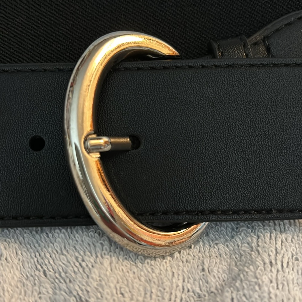 Medium Black Target Waist Belt, Barely worn - Picture 5 of 6